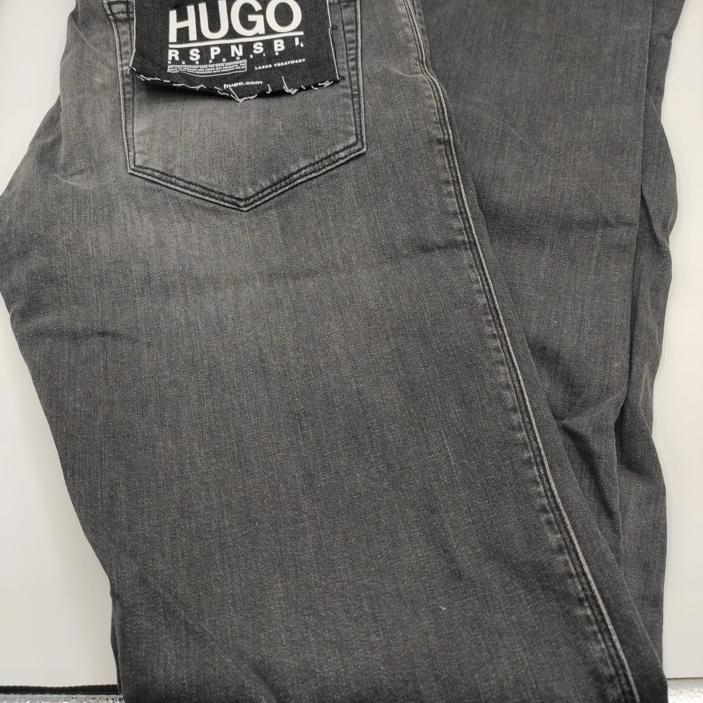 Hugo Boss Slim Fit Jeans in Washed Grey W32 L34 - D&D Moda