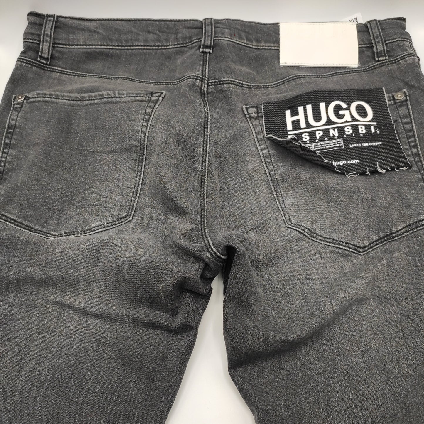 Hugo Boss Slim Fit Jeans in Washed Grey W32 L34 - D&D Moda