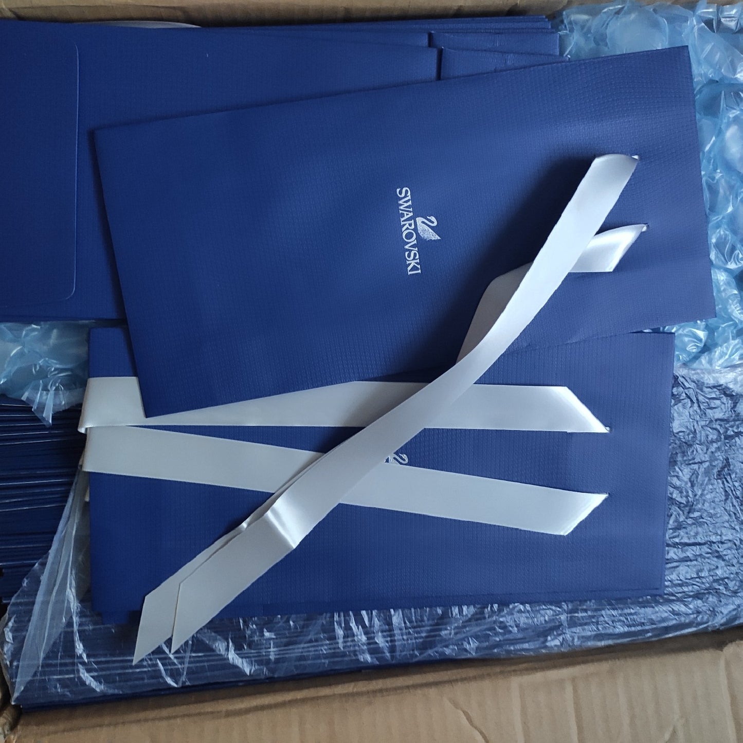 Swarovski wholesale gift boxes and bags - D&D Moda